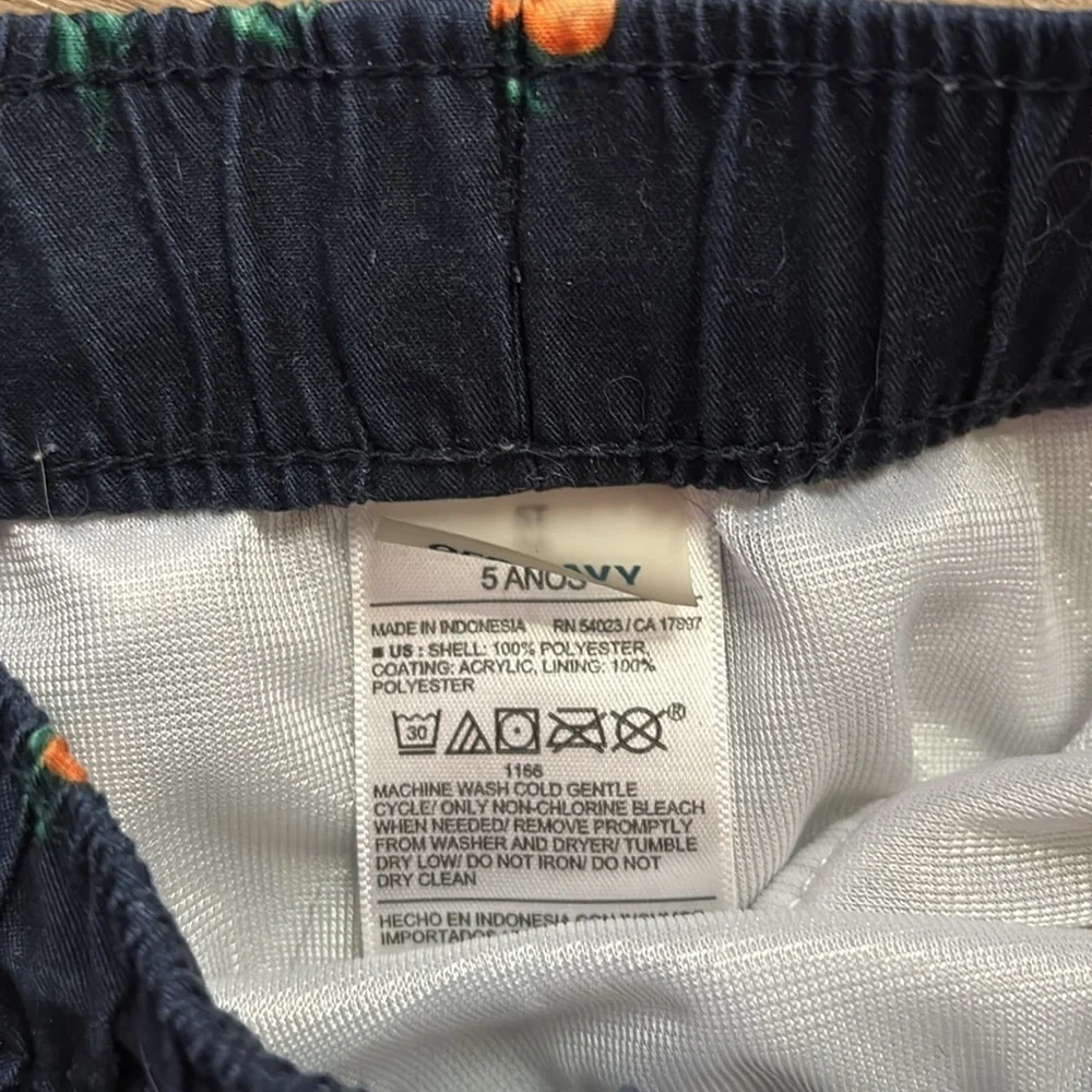 Boys Old Navy Swim Trunks lined